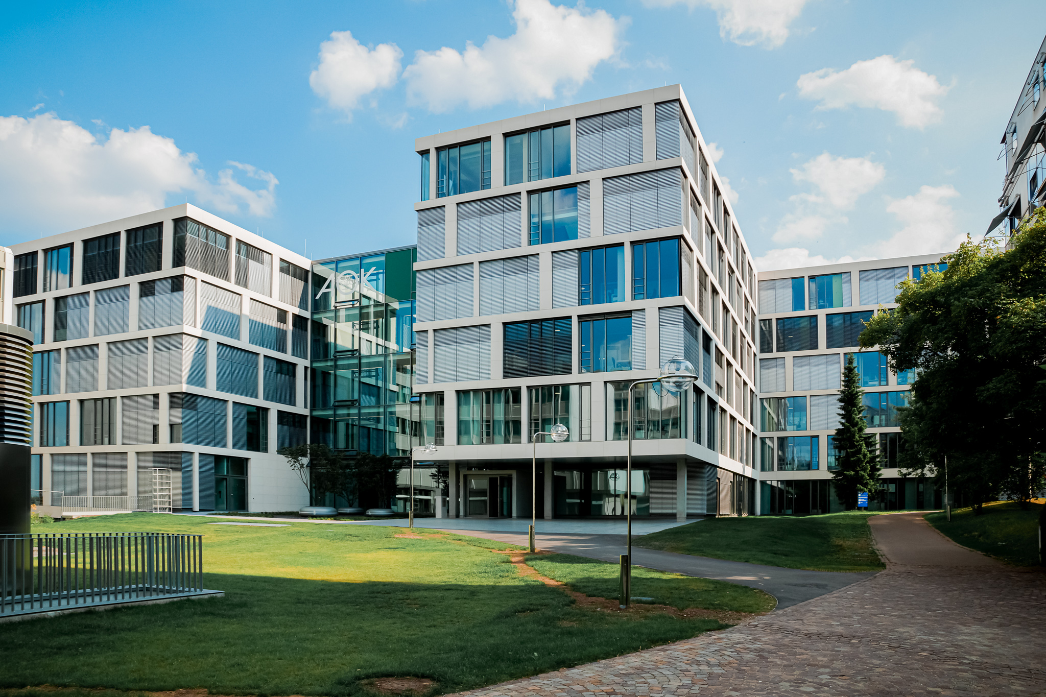 Projekt Fassadenbau AOK in Stuttgart