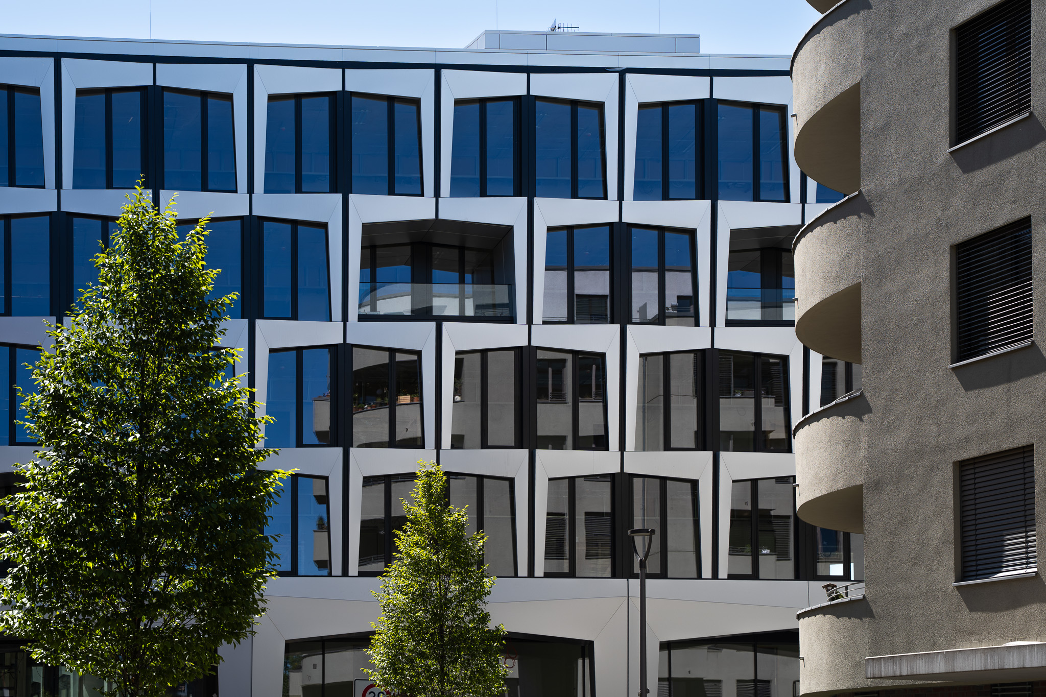 HRH03982